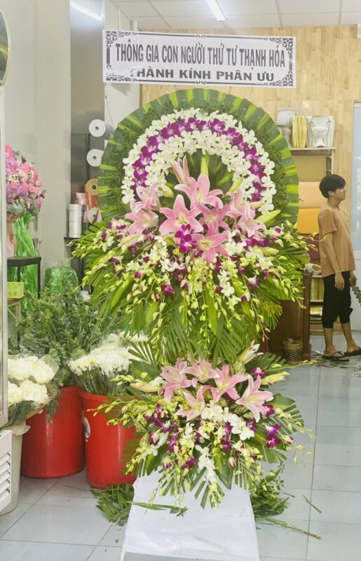 Kệ Hoa Chia Buồn - Phường Mễ Trì, Quận Nam Từ Liêm, Thành phố Hà Nội