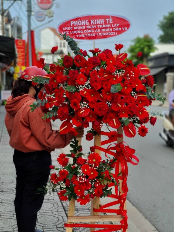 Kệ Hoa Khai Trương - Xã Hải Bối, Huyện Đông Anh, Thành phố Hà Nội